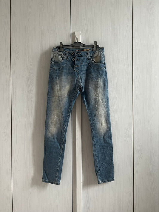 Jeans please
